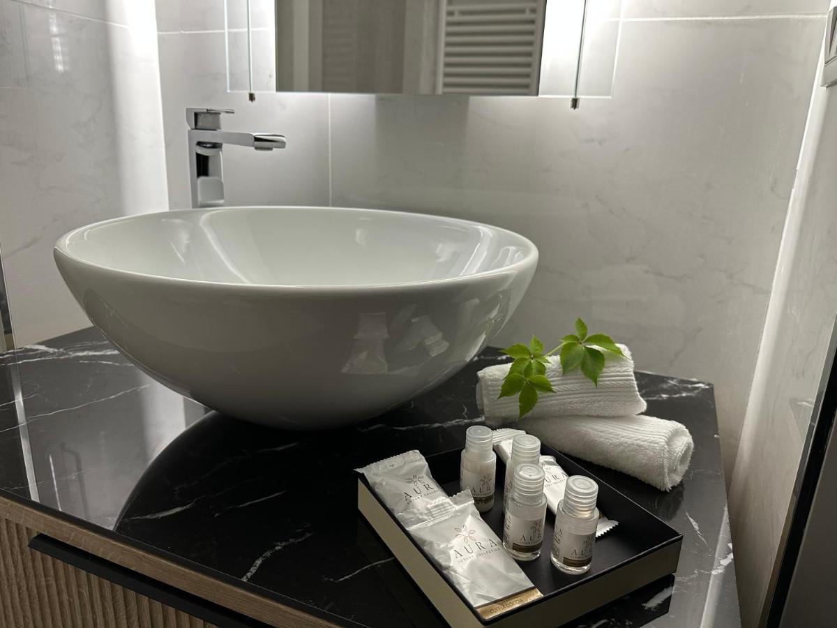 Jacuzzi Luxury Apartment In The Town Centre Турин Экстерьер фото