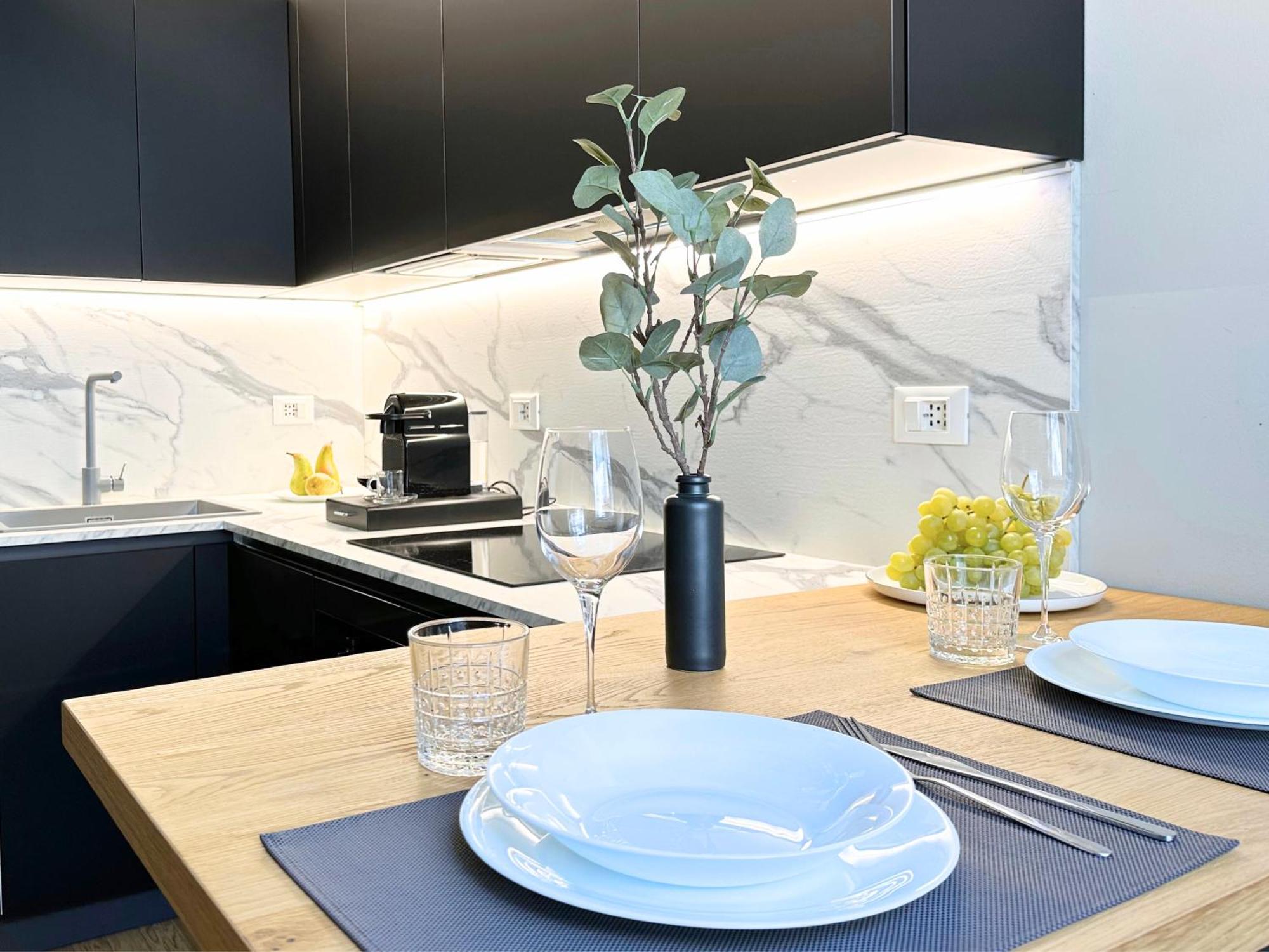 Jacuzzi Luxury Apartment In The Town Centre Турин Экстерьер фото